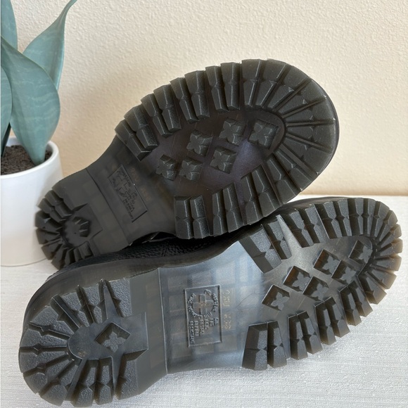 New Dr. Martens Black Leather Mary Jane Platform Shoes Women’s 11 - Picture 14 of 14